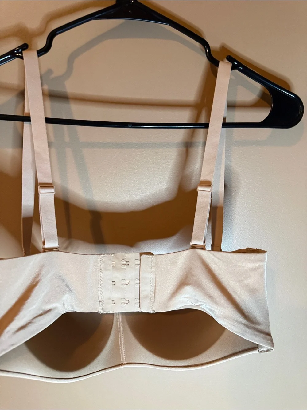 Skims body wireless strapless bra - Picture 5 of 6